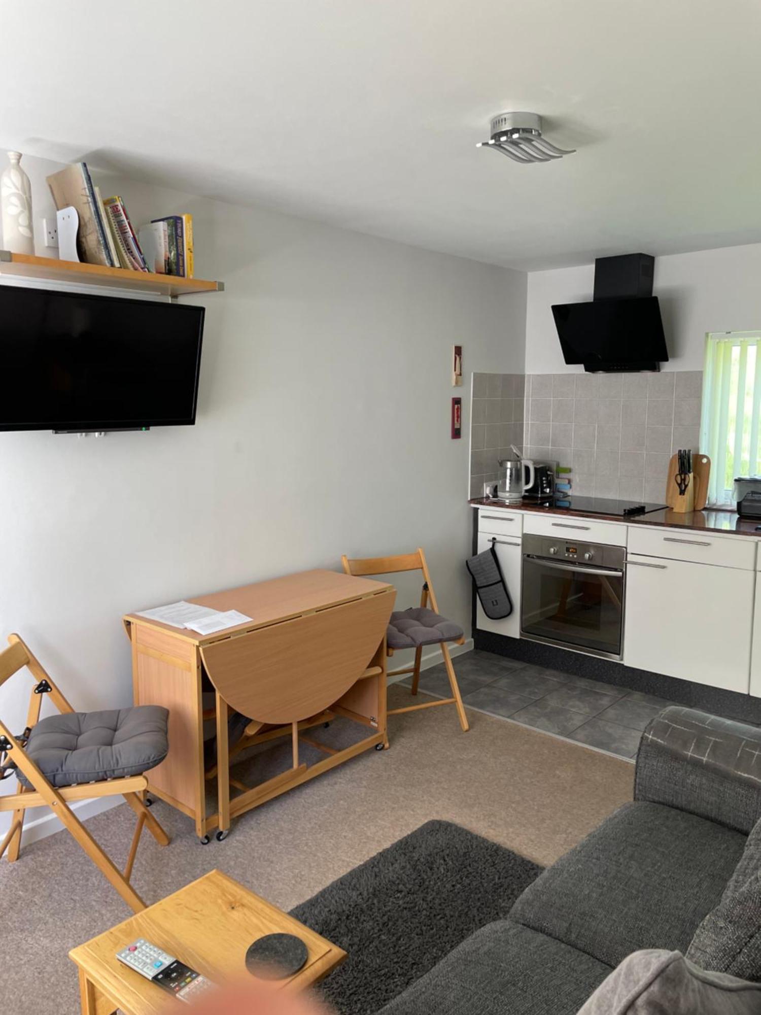 Leylands Annexe *
